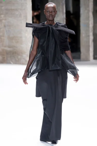 Look 12